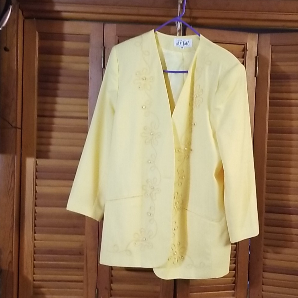 Yellow J.P. Fall suit - Picture 1 of 3